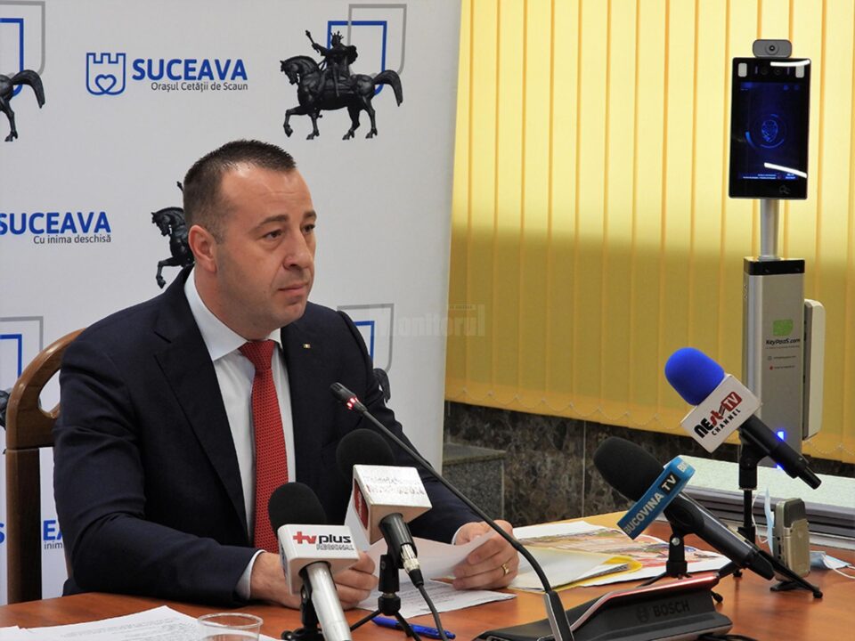 „Avem 15 astfel de aparaturi achiziționate, iar pontajul se va face pe card RFID și cu recunoaștere facială”, a anunțat viceprimarul Lucian Harșovschi „Avem 15 astfel de aparaturi achiziționate, iar pontajul se va face pe card RFID și cu recunoaștere facială”, a anunțat viceprimarul Lucian Harșovschi