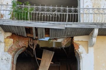 Un perete al singurei sinagogi care a mai rămas în Fălticeni s-a prăbușit