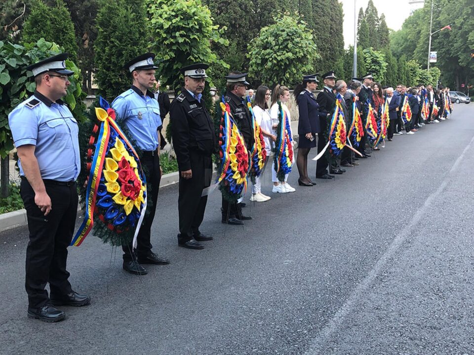 Depuneri de coroane și alocuțiuni de Ziua Eroilor, la Rădăuți