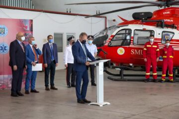 Elicopterul SMURD pentru Câmpulung Moldovenesc a fost recepționat, miercuri, de Inspectoratul General de Aviație al MAI