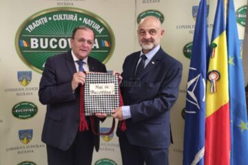 Președintele CJ Suceava, Gheorghe Flutur, s-a întâlnit cu ambasadorul Poloniei în România, ES Maciej Lang