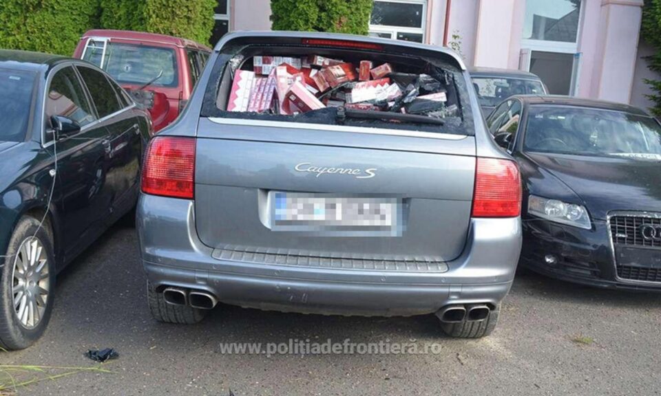 Autoturismul era încărcat până la refuz cu țigări
