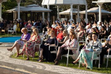 Muzică live cu Horia Brenciu, prezentare de modă și relaxare, la evenimentul caritabil de la Eden Garden. Foto: Ema Motrescu