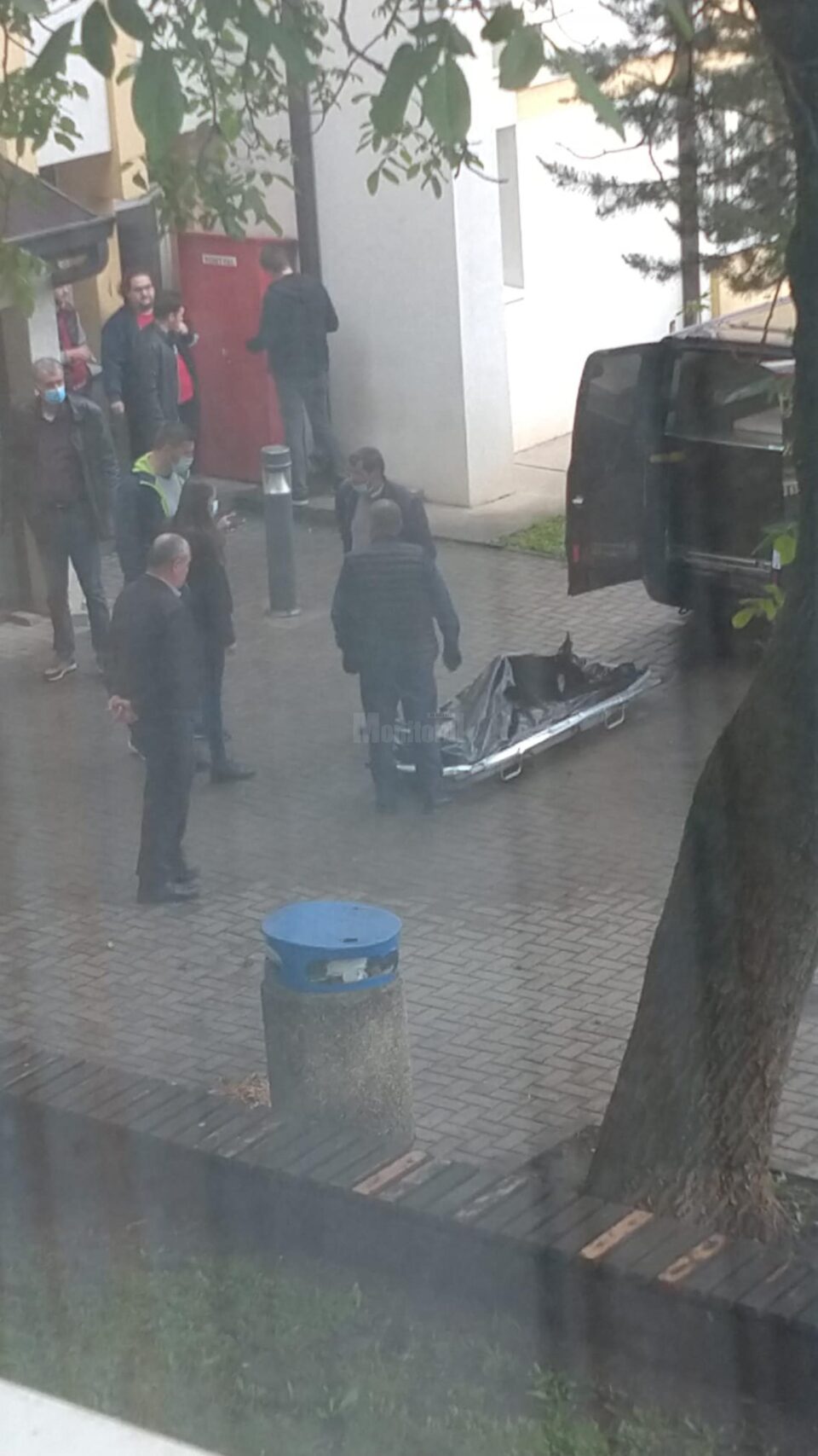 Un student s-a sinucis în camera de cămin