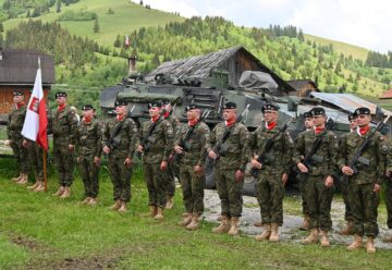 Comemorarea celor 12 legionisti polonezi cazuti la Carlibaba sursa foto Facebook Uniunea Polonezilor din Romania