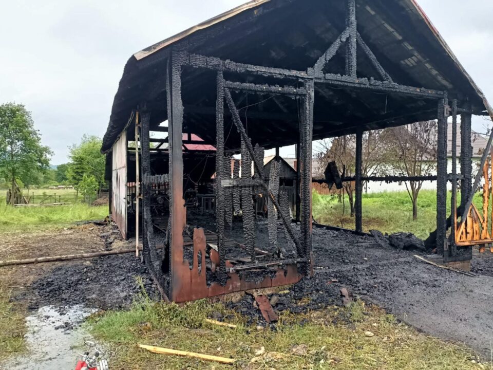 Un gater din Mănăstirea Humorului s-a făcut scrum în urma unui incendiu violent