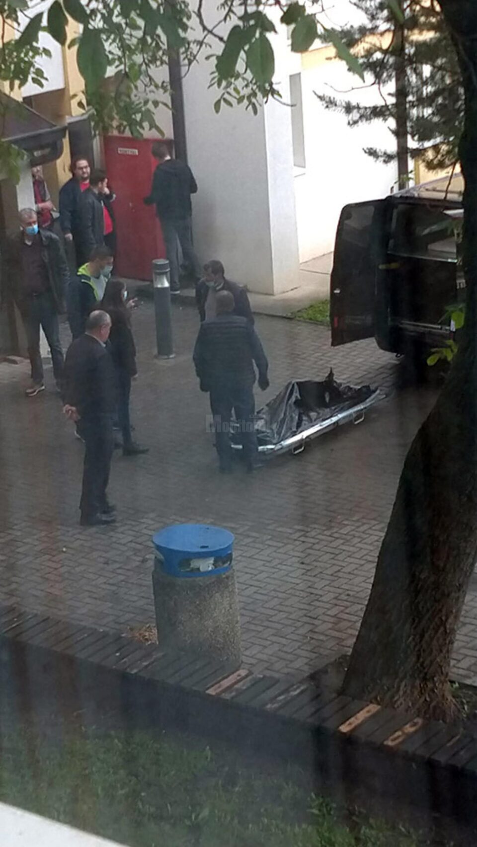 Un student s-a sinucis în camera de cămin