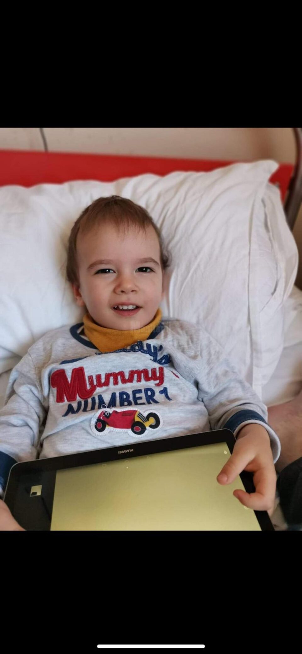 Luca, un copil în vârstă de 1 an și 10 luni, are nevoie de ajutor