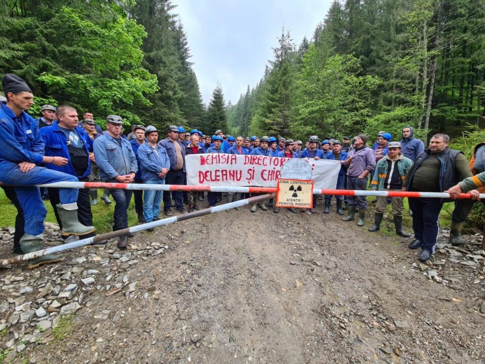 Minerii protestatari