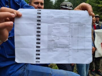 Minerii de la Crucea sunt plătiți ca să nu muncească