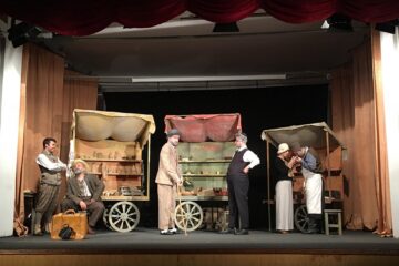 Slujbă de pomenire a personalităților fălticenene, expoziție de istorie locală și spectacole de teatru