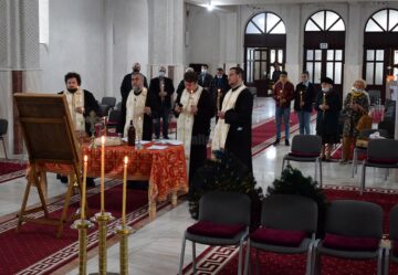 Slujbă de pomenire a personalităților fălticenene, expoziție de istorie locală și spectacole de teatru
