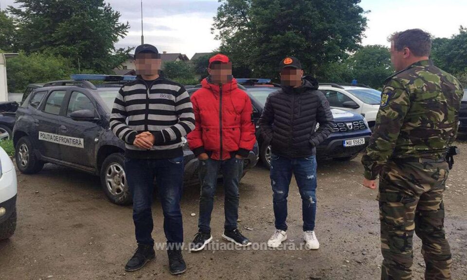 Trei migranți algerieni, prinși la Frătăuții Noi