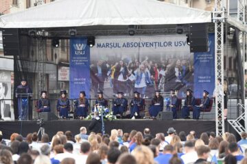Rectorul Valentin Popa se adresează studenților absolvenți ai USV