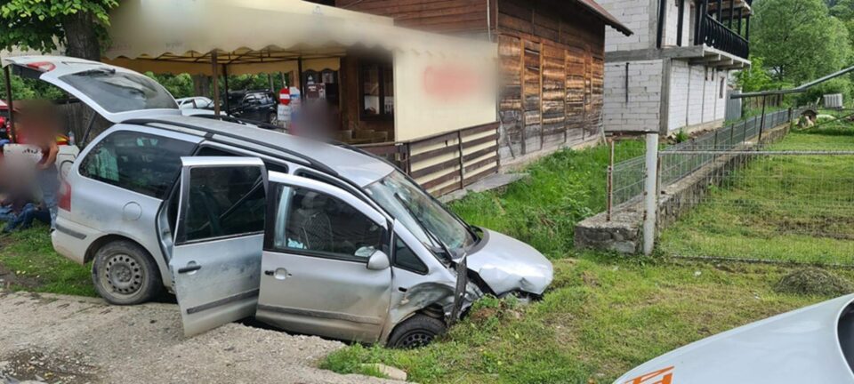 Patru persoane rănite în urma unui accident care a avut loc la Câmpulung Moldovenesc