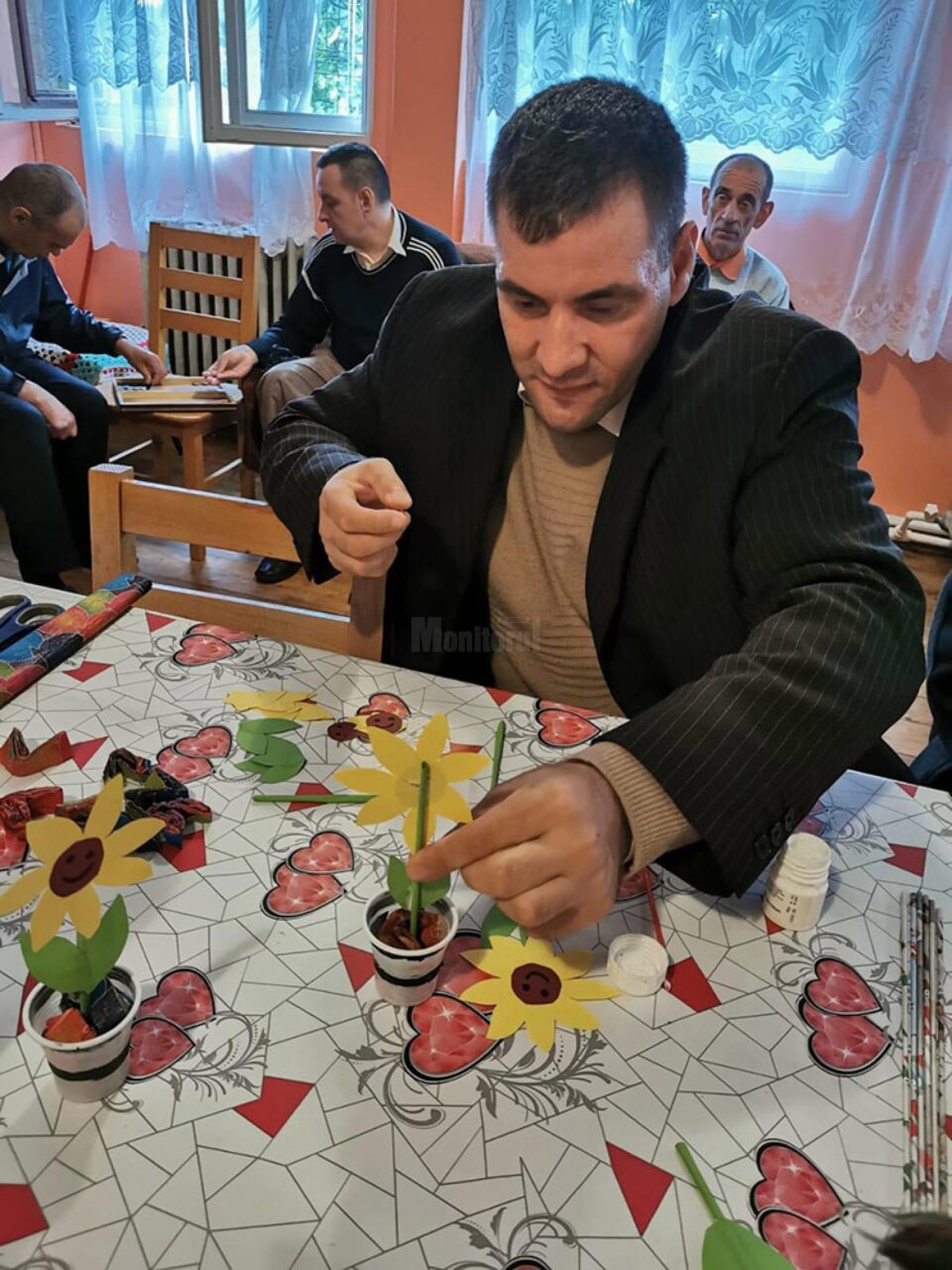 Mii de aprecieri din toată țara pentru activitatea oamenilor internați în centrele sociale din Suceava