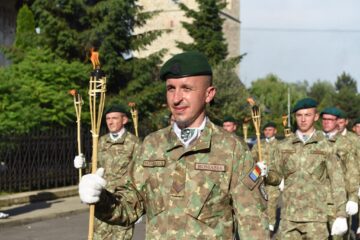 Mii de oameni au pășit alături de moaștele Sf. Ioan cel Nou pe străzile Sucevei