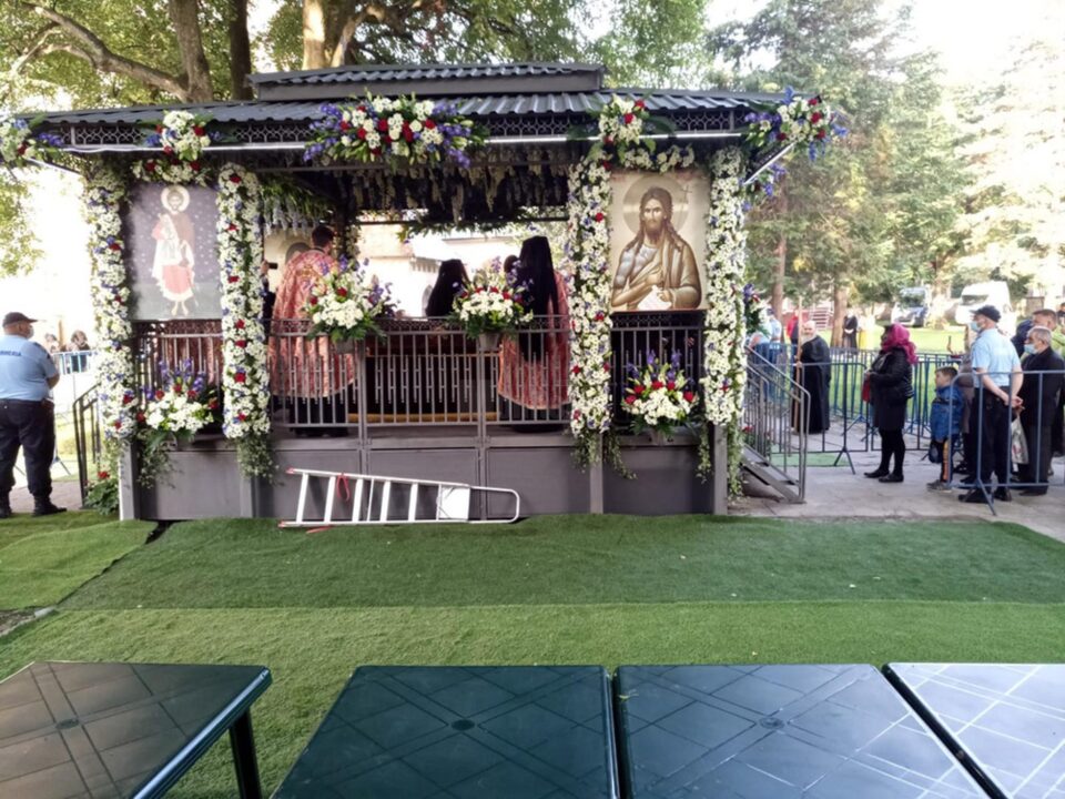 Peste 250 de jandarmi băcăuani și suceveni, polițiști și pompieri, sprijiniți de polițiști locali, prezenți în spațiul public pentru siguranța pelerinilor