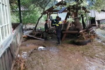 Casa afectată de creșterea cursului pârâului Dârmoxa