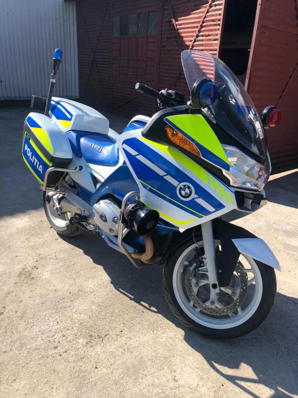 Una dintre motocicletele polițiștilor rutieri suceveni