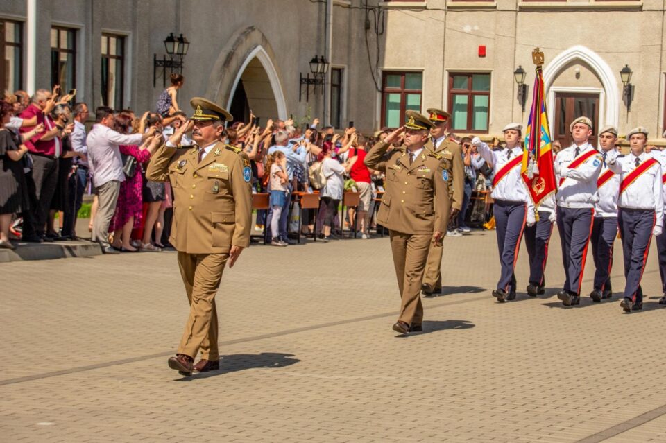 Defilarea Colegiului Național Militar Ștefan cel Mare