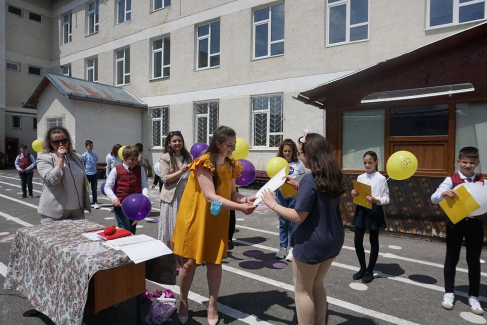 Rezultate excelente pentru elevii din Fălticeni la examenele Cambridge English