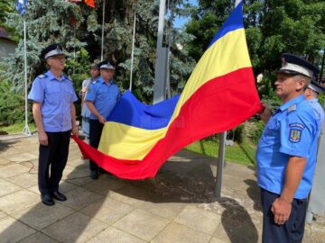 Centrul municipiului Suceava a găzduit, sâmbătă dimineață, ceremoniile militare organizate cu prilejul Zilei Drapelului Național