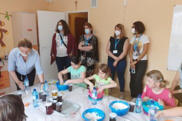 Cadre didactice sucevene, în Polonia, pentru activități menite să ajute dezvoltarea elevilor cu cerințe educaționale speciale