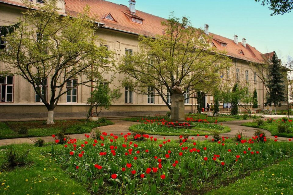 Colegiul Național „Eudoxiu Hurmuzachi”