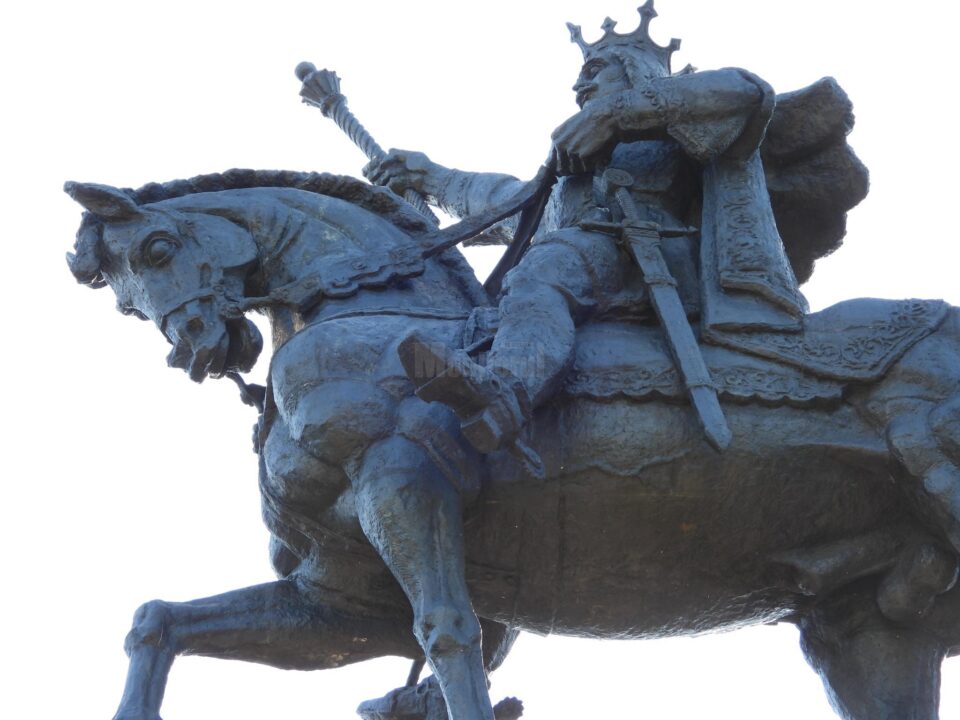 Sărbătoarea Sfântului Voievod Ștefan cel Mare va fi marcată la Suceava, prin depunerea de coroane de flori la statuia ecvestră a domnitorului FOTO Cosmin Romega