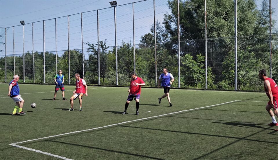 Meci de retragere, cu colegii și prietenii, la 45 de ani de activitate a lui Ioan Negrea, atât în fotbal cât și în termoficare