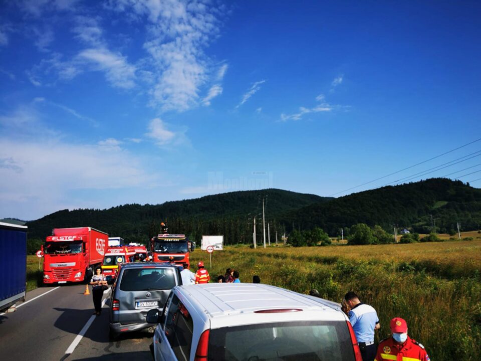 Carambol cu două microbuze și un autoturism. S-a activat Planul Roșu de Intervenție
