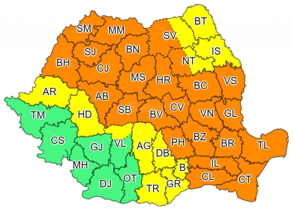 Noi avertizări meteo de averse torențiale, descărcări electrice, vijelii și grindină