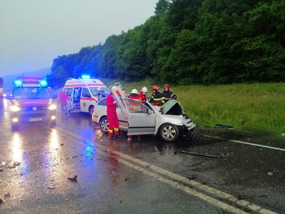 Patru persoane au fost rănite în două accidente care au avut loc pe DN 17