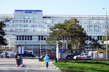 Din cei 573 pacienți internați în Spitalul Județean de Urgență „Sf. Ioan cel Nou” Suceava, 3 pacienți sunt diagnosticați cu Covid-19, iar 18 pacienți sunt în zona tampon