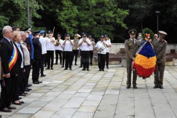 Marele voievod „Ștefan cel Mare” comemorat la Suceava, pe platoul Cetății de Scaun, prin depunerea de coroane de flori