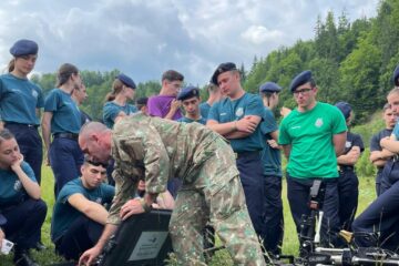 Elevi de la Colegiul Național Militar „Ștefan cel Mare”, în tabără de instrucție la Colibița