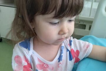 Daria-Maria Vacariu, fetița din Fălticeni care suferă de o formă gravă de leucemie