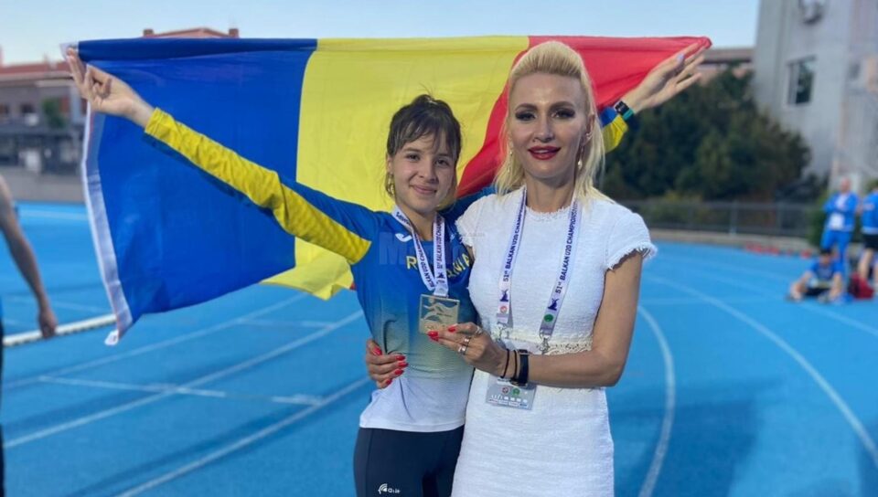 Mădălina Elena Sirbu, alături de antrenoarea Erzilia Tîmpau