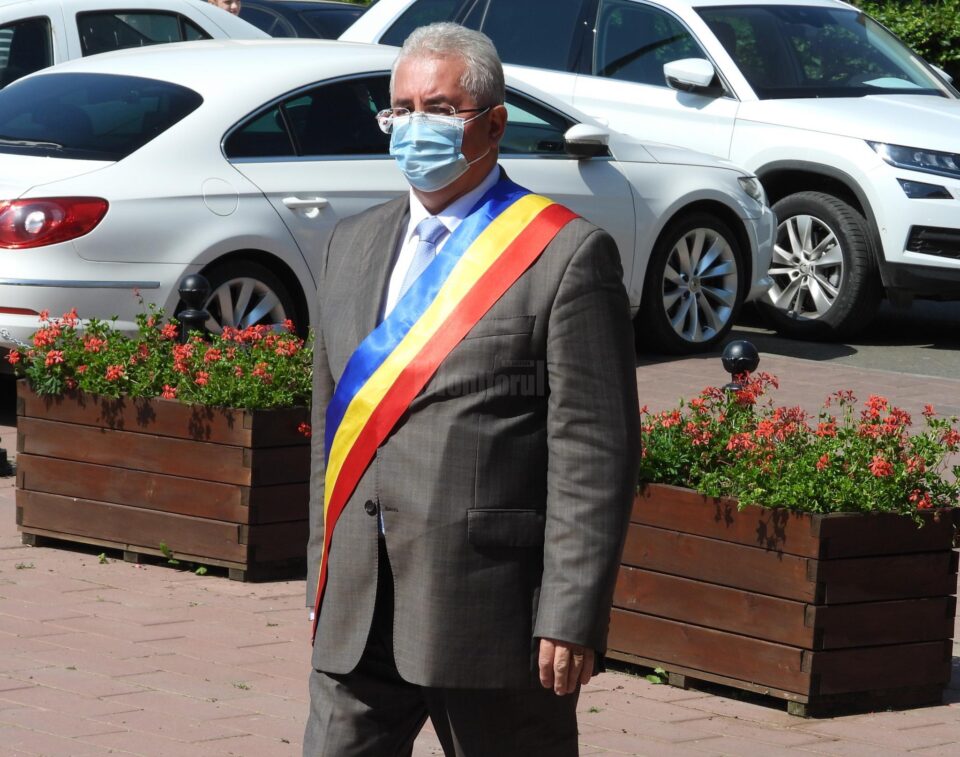 Primarul Sucevei, Ion Lungu, anunță proiecte de 10 milioane de euro, în pregătire, pentru 10 școli Primarul Sucevei, Ion Lungu, anunță proiecte de 10 milioane de euro, în pregătire, pentru 10 școli
