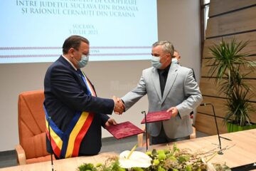 Președinții Consiliului Județean Suceava și Consiliului Raional Cernăuți au semnat un acord de parteneriat