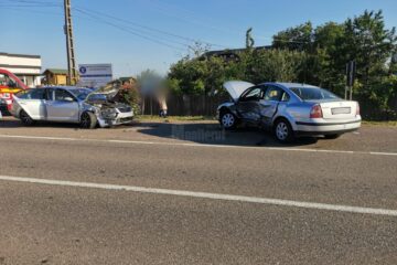 Trei persoane au ajuns la spital după un accident la Sasca
