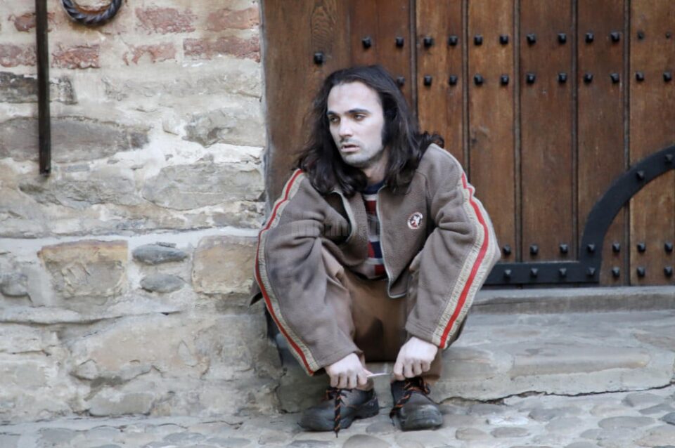 Spectacol de teatru cu intrare liberă, duminică, la Hanul Domnesc Suceava
