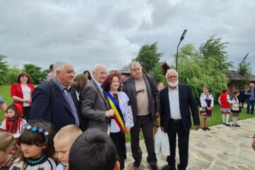 La Berchișești a avut loc reuniunea Cenaclului Transfrontalier „Mașina cu poeți”