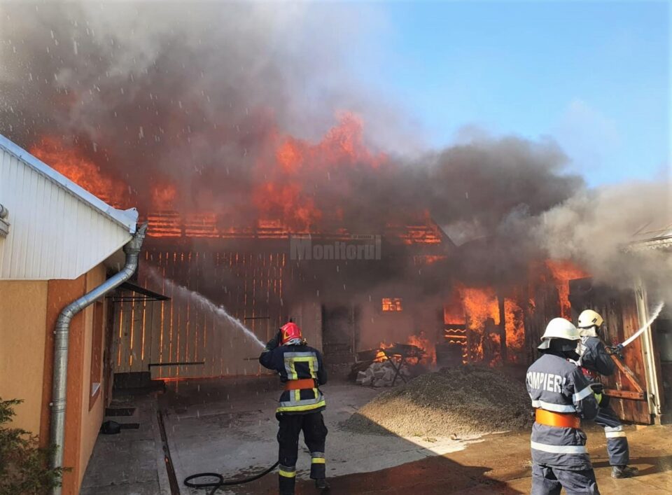 Trei femei, cu atac de panică după un incendiu violent