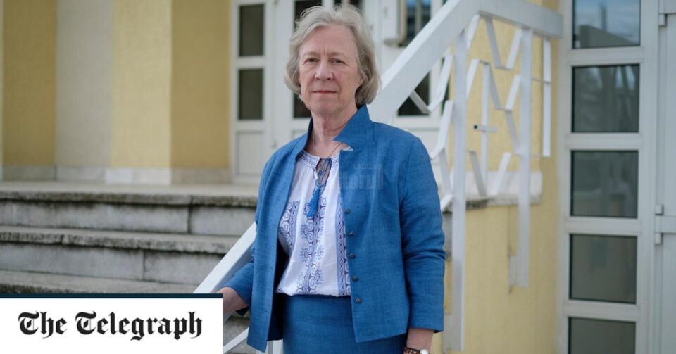 Jane Nicholson într-un articol din The Telegraph