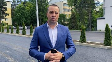Parcare cu 100 de locuri și spațiu verde, amenajată în apropiere de Policlinica Areni