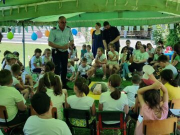 60 de copii de la Școala „Ion Creangă” și Centrul Social de Zi „Sf. Vineri” Suceava participă în aceste zile la „Școala de vară”