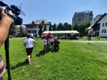 60 de copii de la Școala „Ion Creangă” și Centrul Social de Zi „Sf. Vineri” Suceava participă în aceste zile la „Școala de vară”