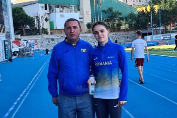 Claudia Ionela Costiuc alaturi de antrenorul Cristian Prasneac